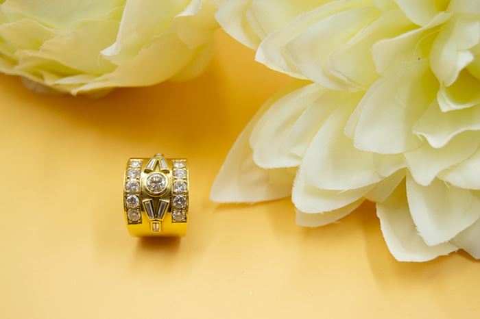 El Monte La Caja de Canarias Subasta mayo 2023 -Anillo oro y brillantes