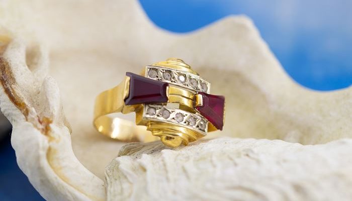 El Monte La Caja de Canarias Subasta agosto 2023 - Sortija oro amarillo con gemas