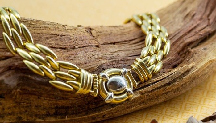 El Monte La Caja de Canarias Subasta octubre 2023 - Gargantilla oro bicolor