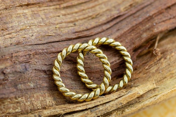 El Monte La Caja de Canarias Subasta octubre 2023 - Dos sortijas oro amarillo