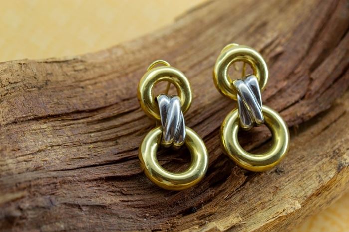 El Monte La Caja de Canarias Subasta octubre 2023 - Pendientes oro amarillo y oro blanco