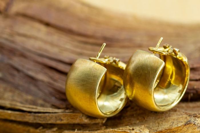 El Monte La Caja de Canarias Subasta octubre 2023 - Pendientes oro amarillo