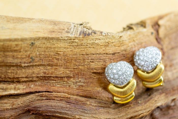 El Monte La Caja de Canarias Subasta octubre 2023 - Pendientes oro amarillo y brillantes