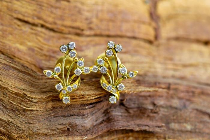 El Monte La Caja de Canarias Subasta octubre 2023 - Pendientes oro amarillo y brillantes