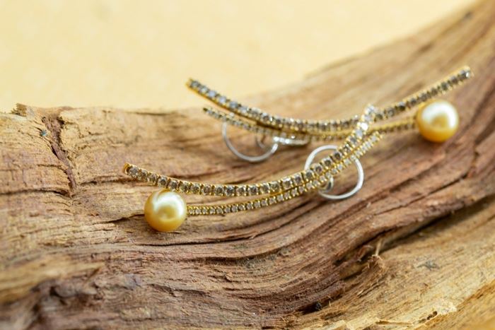 El Monte La Caja de Canarias Subasta octubre 2023 - Pendientes oro, piedras y perlas