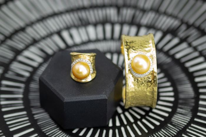 El Monte La Caja de Canarias Subasta noviembre 2023 - Juego pulsera y anillo oro con diamantes y perlas