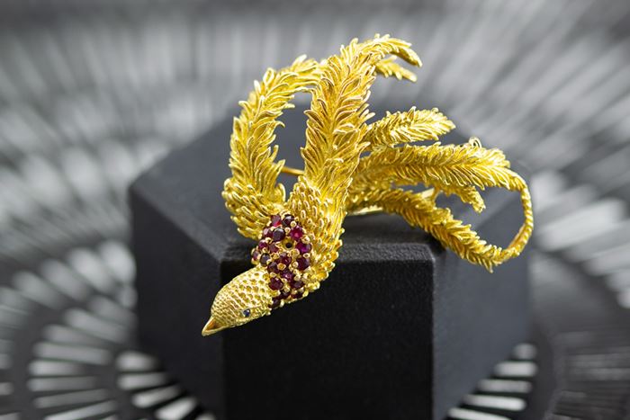 El Monte La Caja de Canarias Subasta noviembre 2023 - Broche oro amarillo 18 quilates con motivo animal (pájaro)