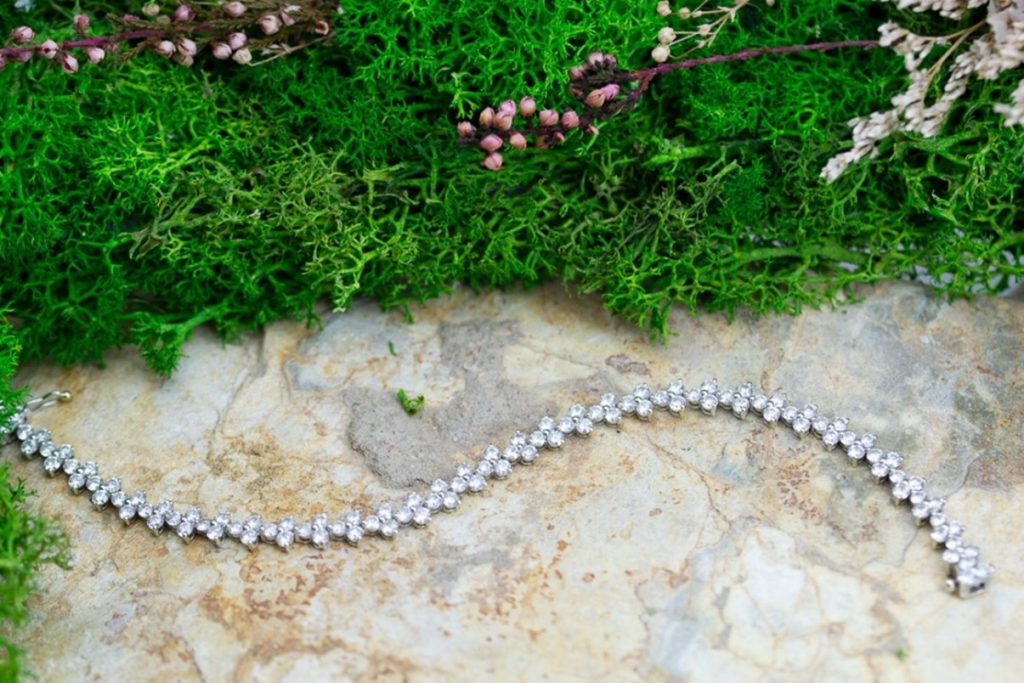 El Monte La Caja de Canarias Subasta abril 2024 - Gargantilla diamantes 2