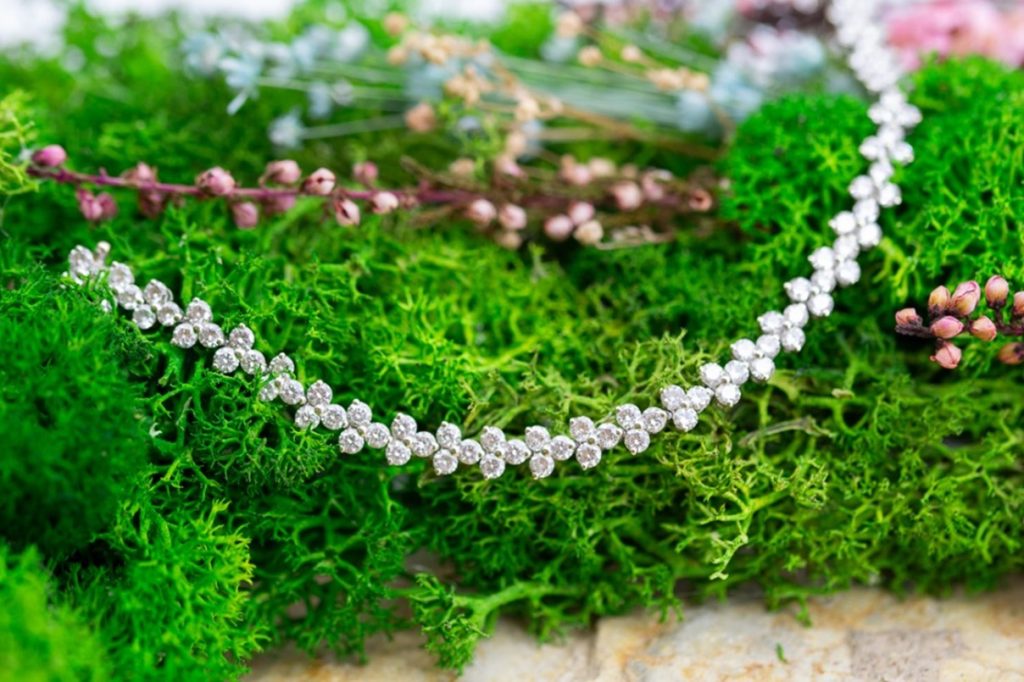 El Monte La Caja de Canarias Subasta abril 2024 - Gargantilla diamantes