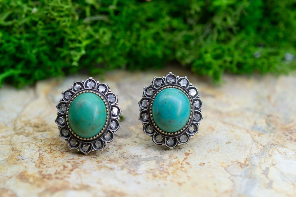 El Monte La Caja de Canarias Subasta abril 2024 - Pendientes piedras