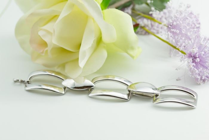 El Monte La Caja de Canarias Subasta septiembre 2024 - Pulsera oro blanco