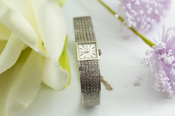 El Monte La Caja de Canarias Subasta septiembre 2024 - Reloj vintage oro blanco para señora