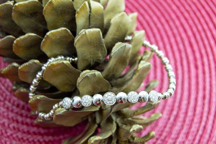 El Monte La Caja de Canarias Subasta diciembre 2024 - Pulsera oro blanco