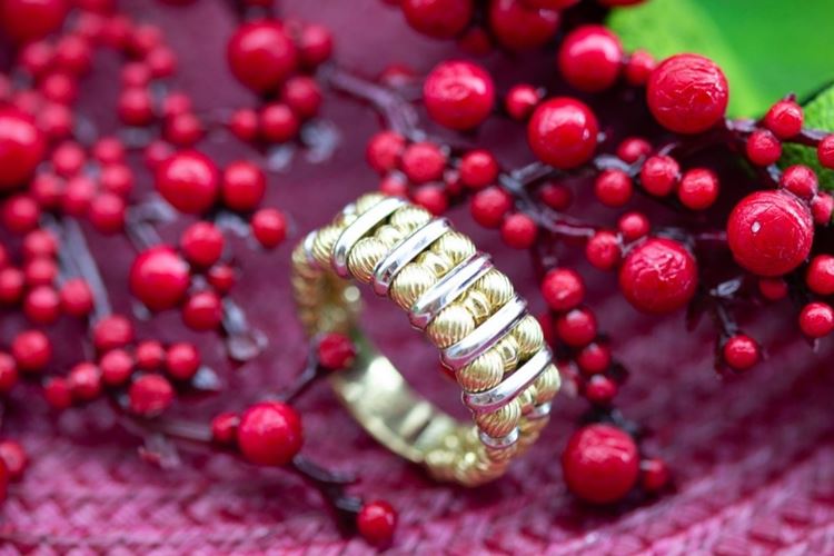 El Monte La Caja de Canarias Subasta diciembre 2024 - Sortija oro bicolor