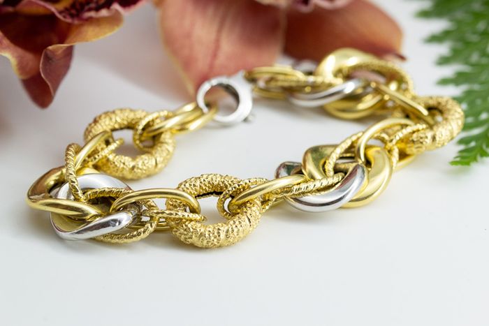 El Monte La Caja de Canarias Subasta enero 2025 - Pulsera oro bicolor