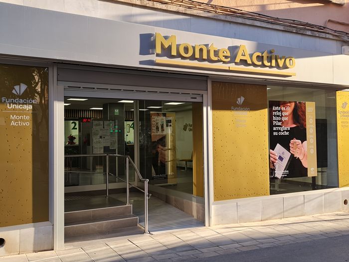 Monte Activo - Oficina de Almería (exterior)