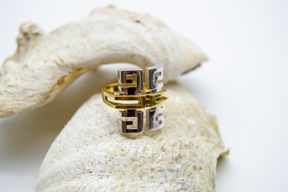 El Monte La Caja de Canarias Subasta junio 2025 - Sortija geometría