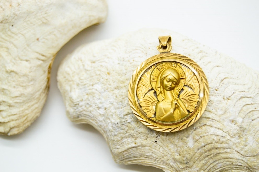 El Monte La Caja de Canarias Subasta junio 2025 - Medalla virgen oro amarillo