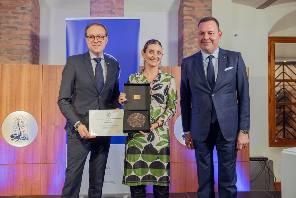 Premio Presea 2024 - Foto con Ramón Alba, Sara Giménez y José Mª Viejo