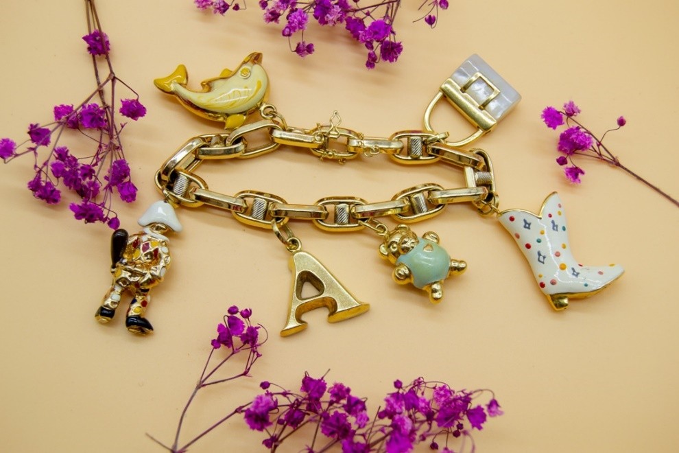 El Monte La Caja de Canarias Subasta agosto 2025 - Pulsera de oro amarillo con abalorios