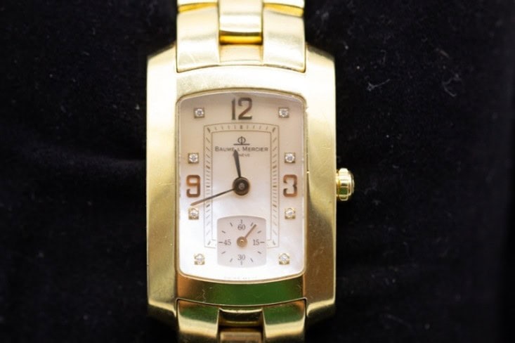 El Monte La Caja de Canarias Subasta octubre 2025 - Reloj oro amarillo (macro)