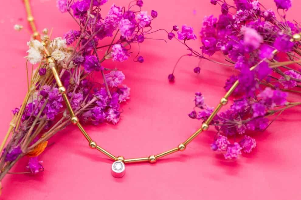 El Monte La Caja de Canarias Subasta octubre 2025 - Gargantilla con brillante