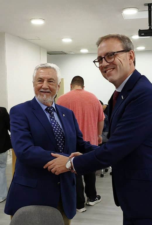 D. José María Reguera-Sevilla y D. Ramón Alba en la firma del Convenio Marco de Colaboración entre el IGE y Presea.