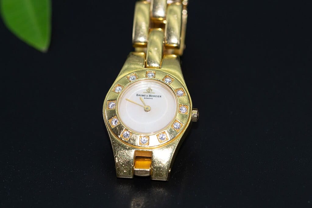 El Monte La Caja de Canarias Subasta octubre 2025 - Reloj Baume & Mercier para señora - Macro