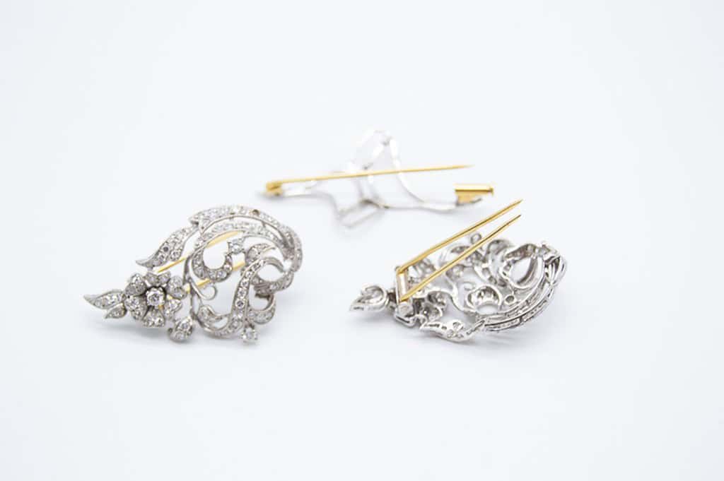 El Monte La Caja de Canarias Subasta octubre 2025 - Broche desmontable oro blanco y diamantes (desmontado)
