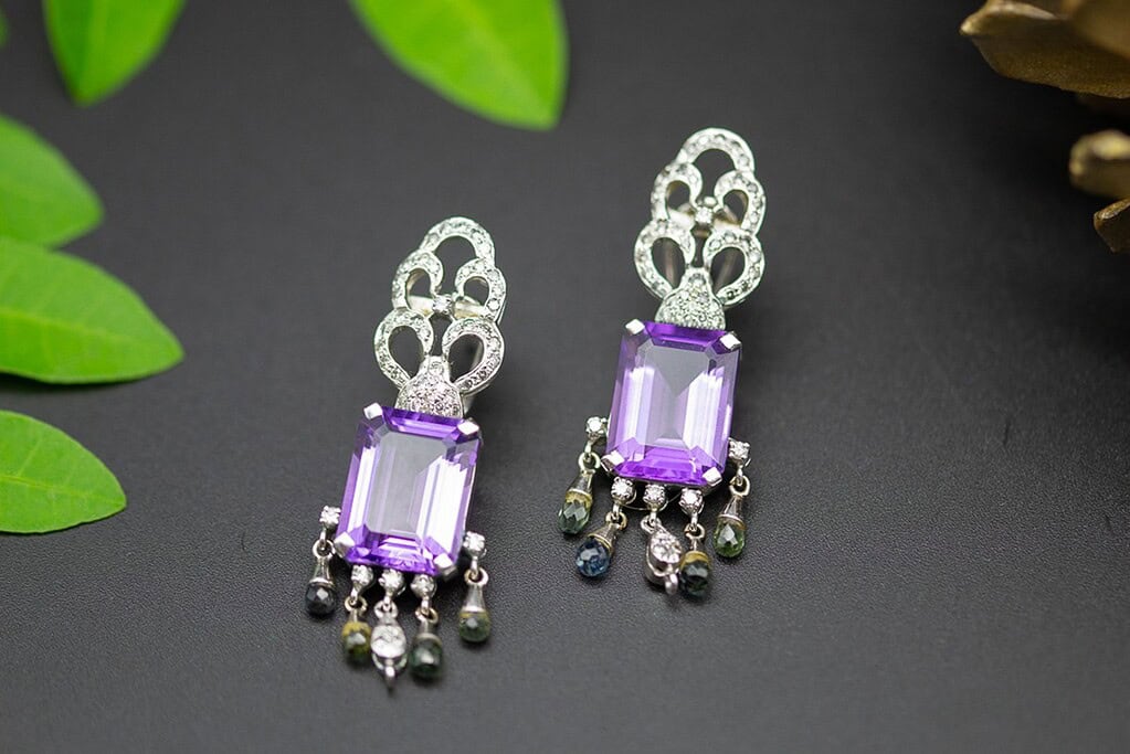 El Monte La Caja de Canarias Subasta octubre 2025 - Pendientes oro blanco y amatistas