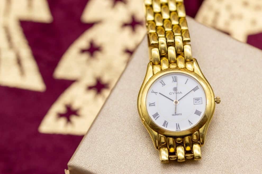 El Monte La Caja de Canarias Subasta diciembre 2025 - Reloj oro caballero Cyma
