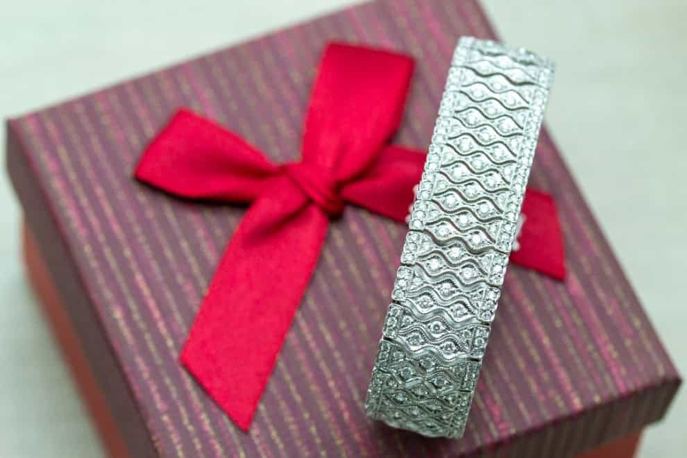 El Monte La Caja de Canarias Subasta febrero 2026 - Pulsera articulada oro blanco y brillantes