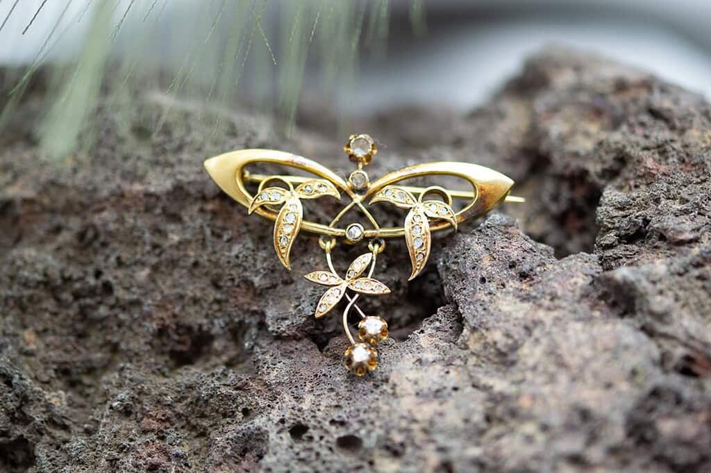 El Monte La Caja de Canarias Subasta abril 2026 - Broche oro amarillo estilo Art Nouveau